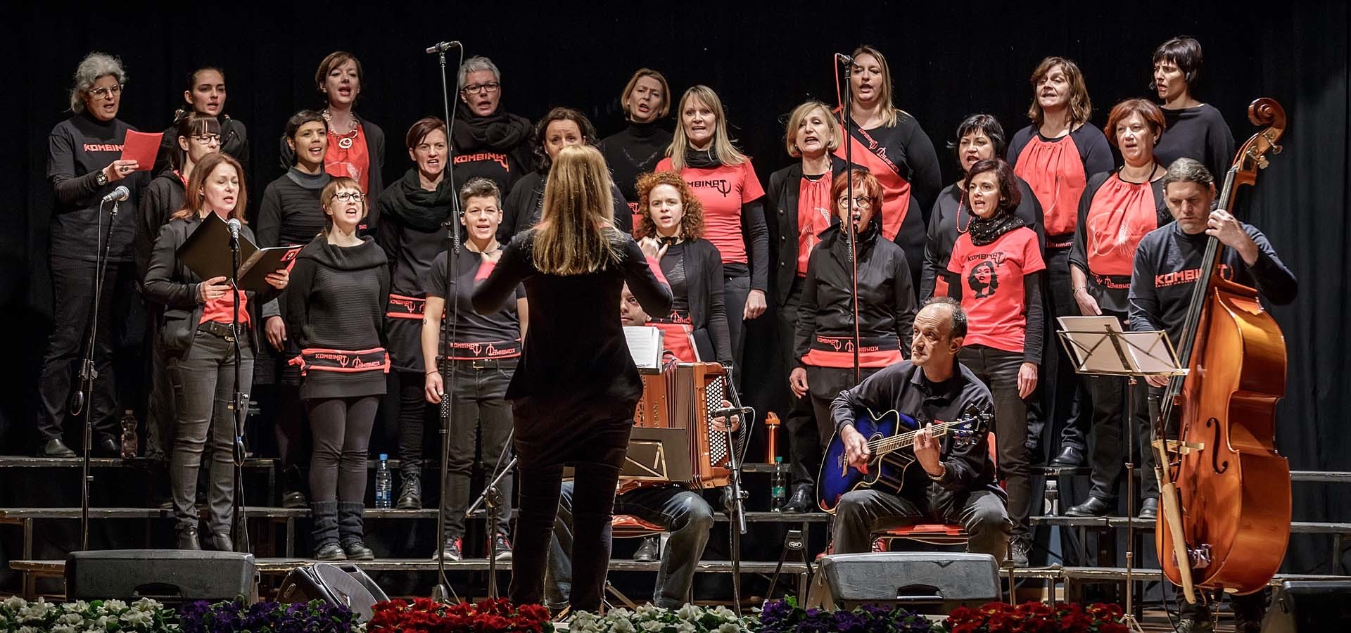 Koncert ŽPZ Kombinat - PESMI UPORA