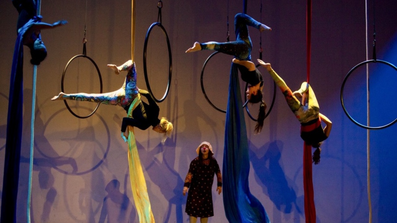 ODPOVEDANO: Cirkus na mesec