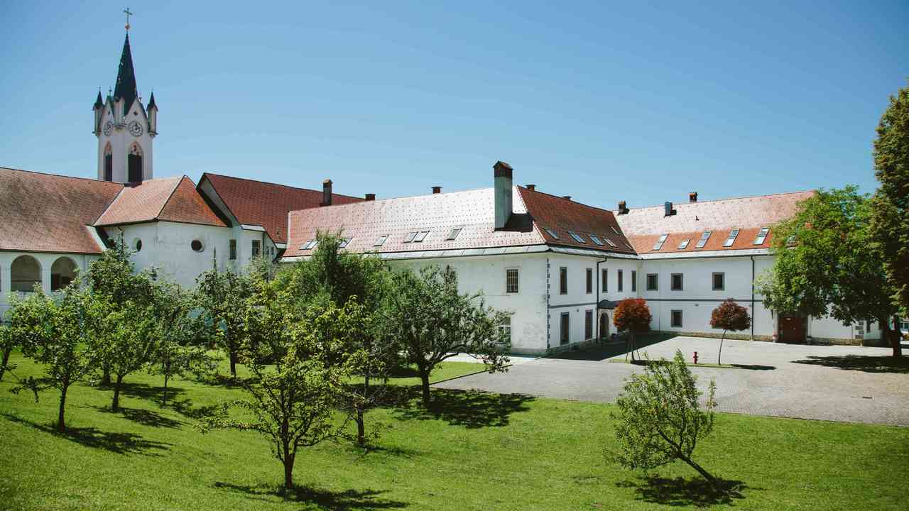 Vodeni ogled mekinjskega samostana