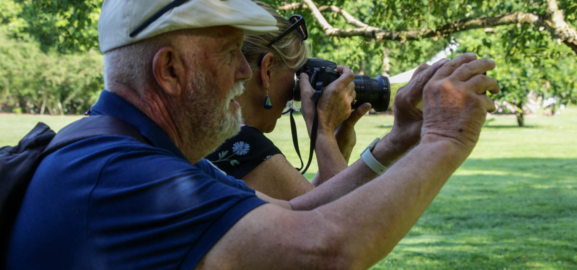 Ujeti trenutki v naravi: Čuječa fotografija za starejše
