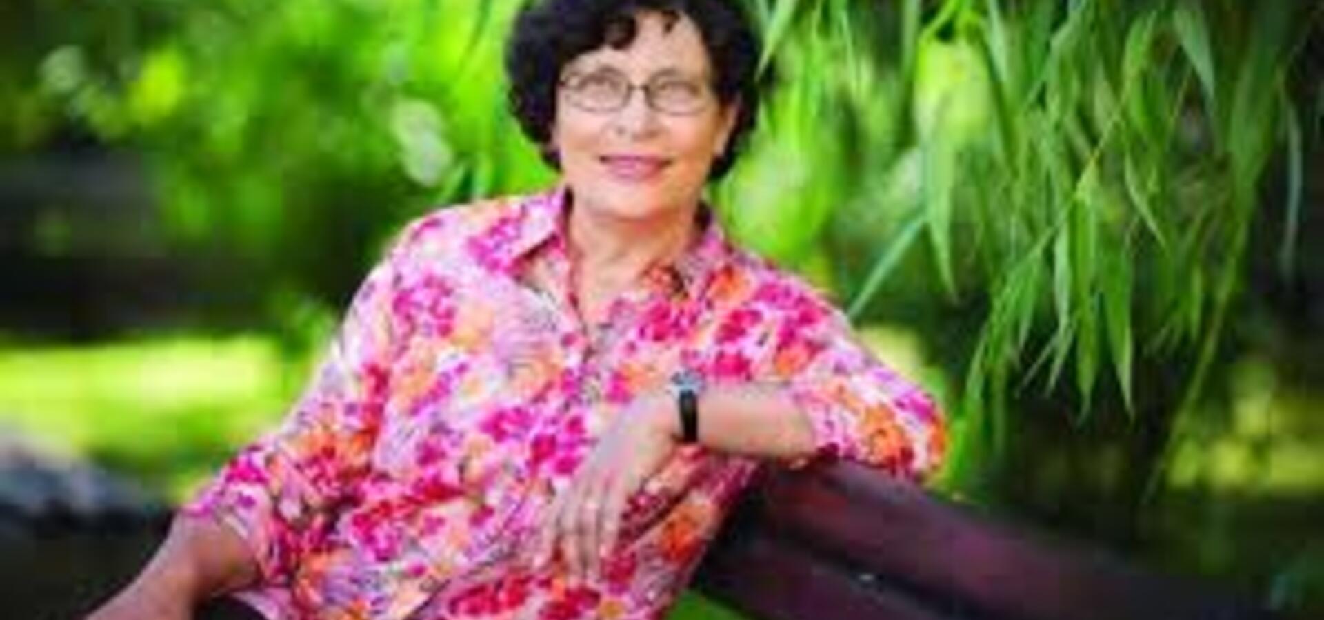 Osebno o literaturi z dr. Zdenko Čebašek Travnik