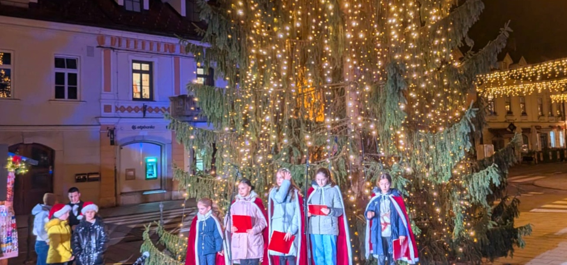 Pojoča jelka v Pravljičnem Kamniku