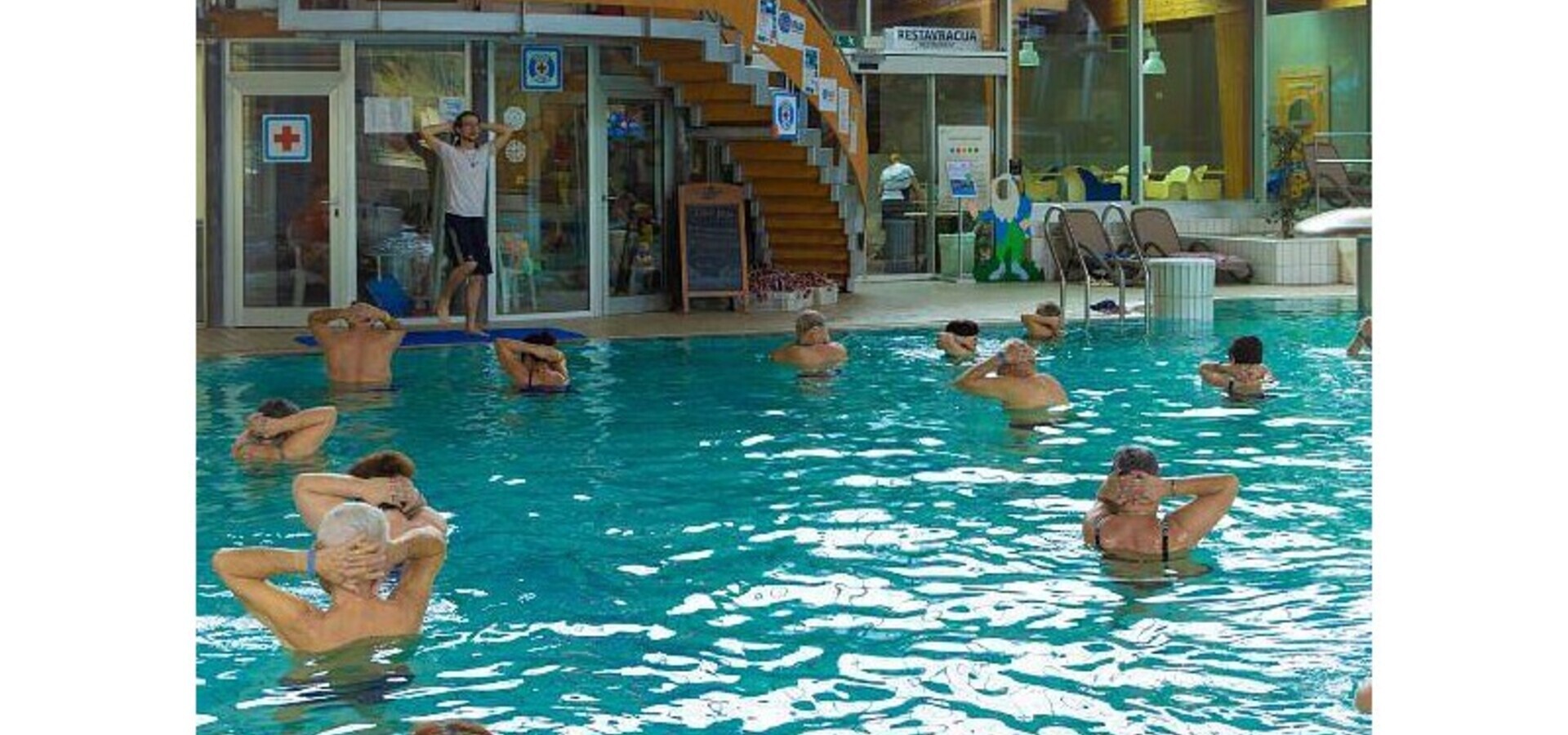 Vaje v vodi s kineziologom v Termah Snovik