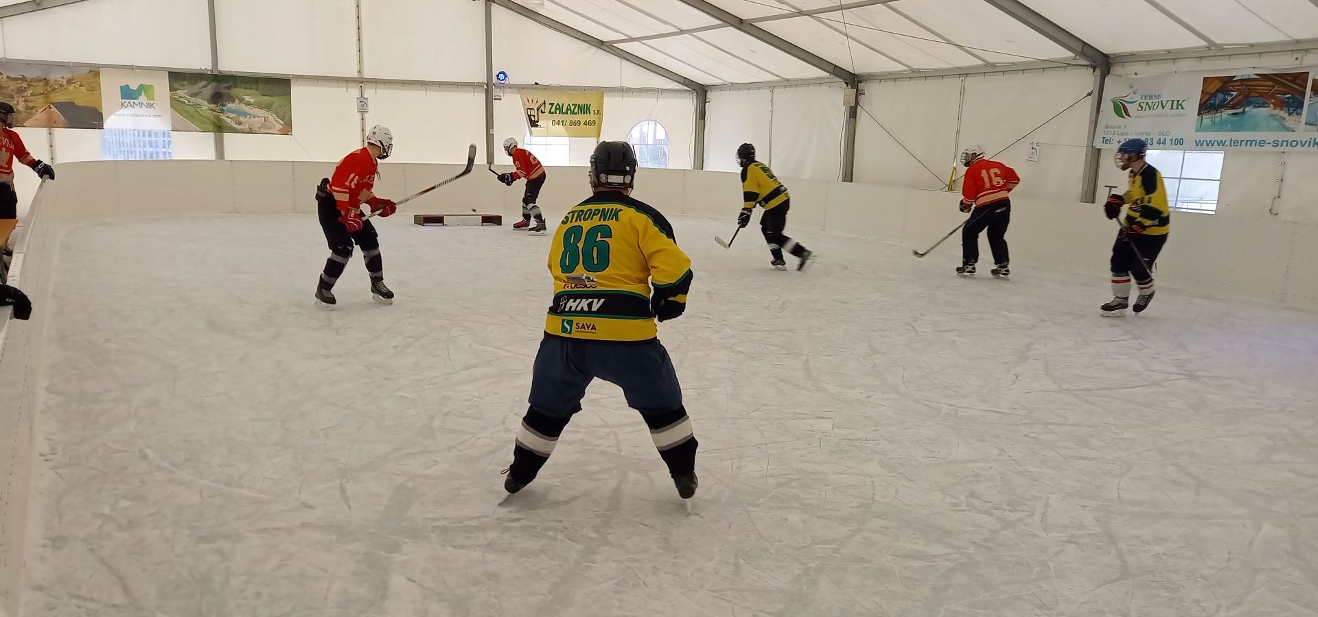 Hokejski turnir v termah snovik