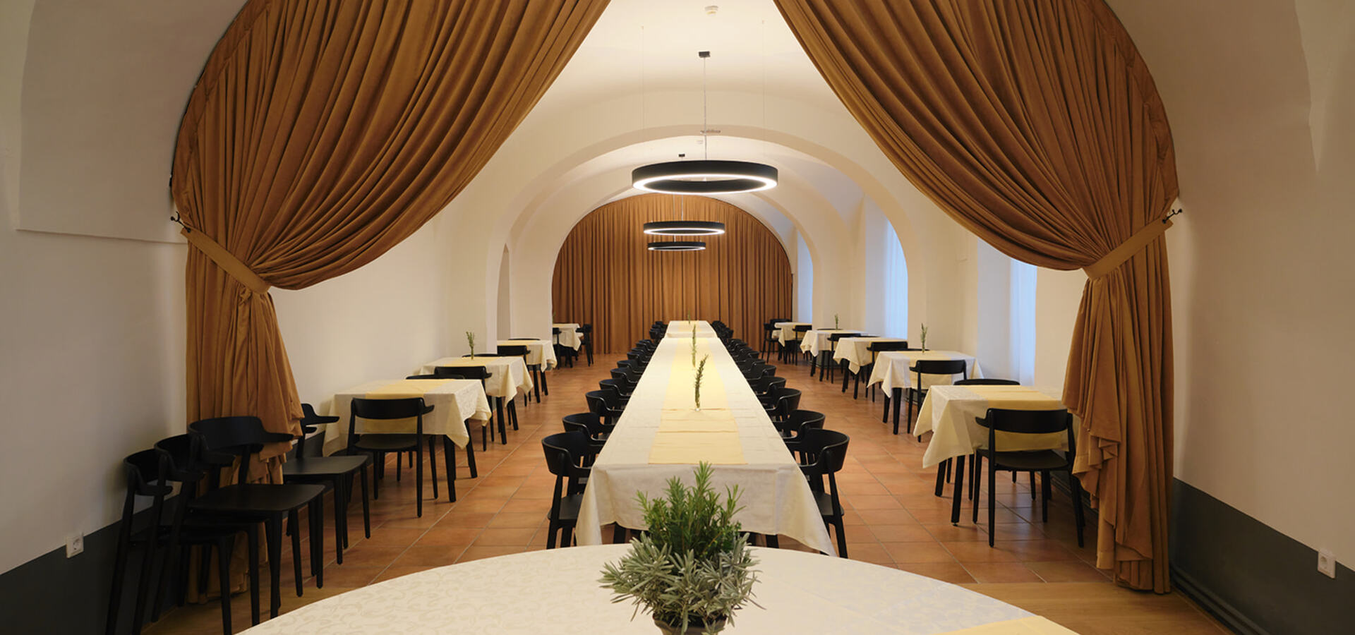 Predstavitev nove obnovljene jedilnice in dveh tipičnih samostanskih sob