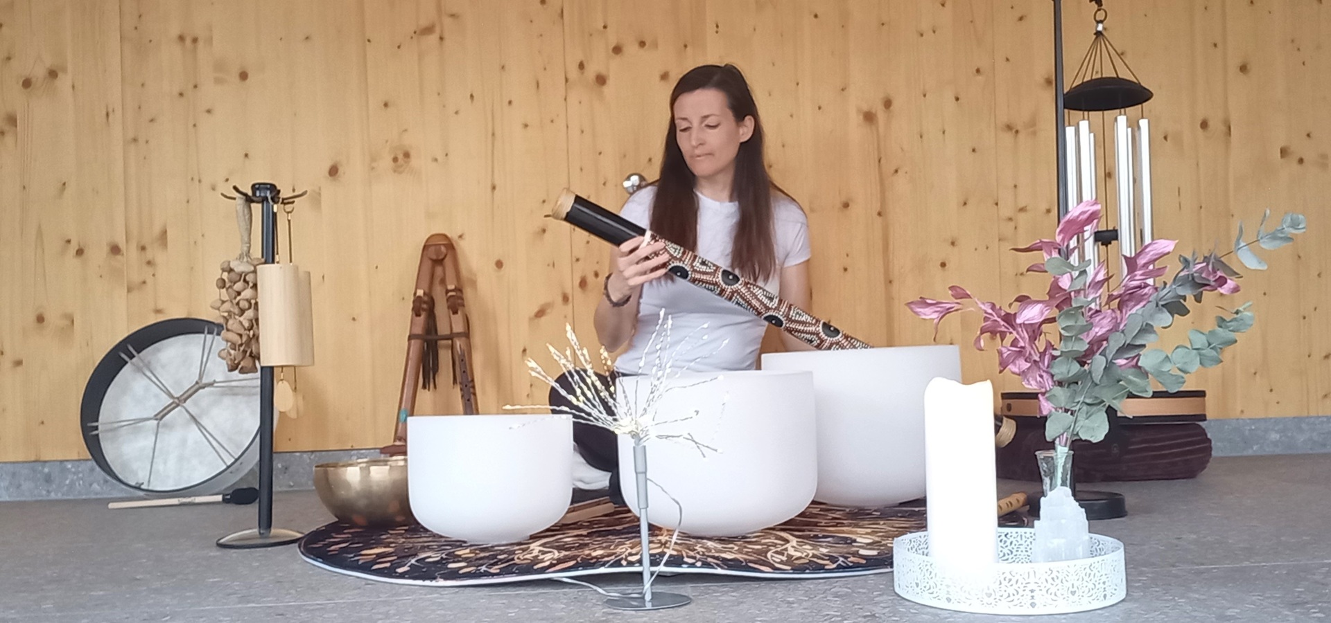 Zvočno-vokalna kopel v Arboretumu Volčji Potok