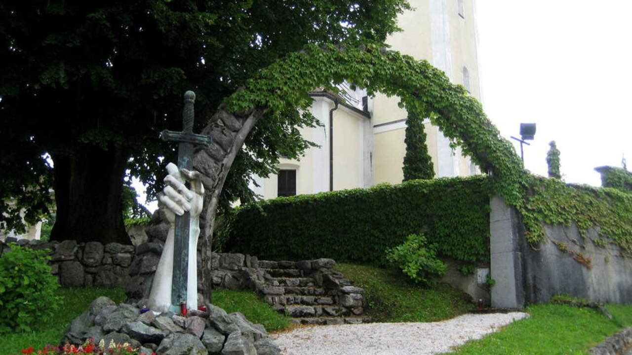 Javno vodstvo po kamniških Žalah