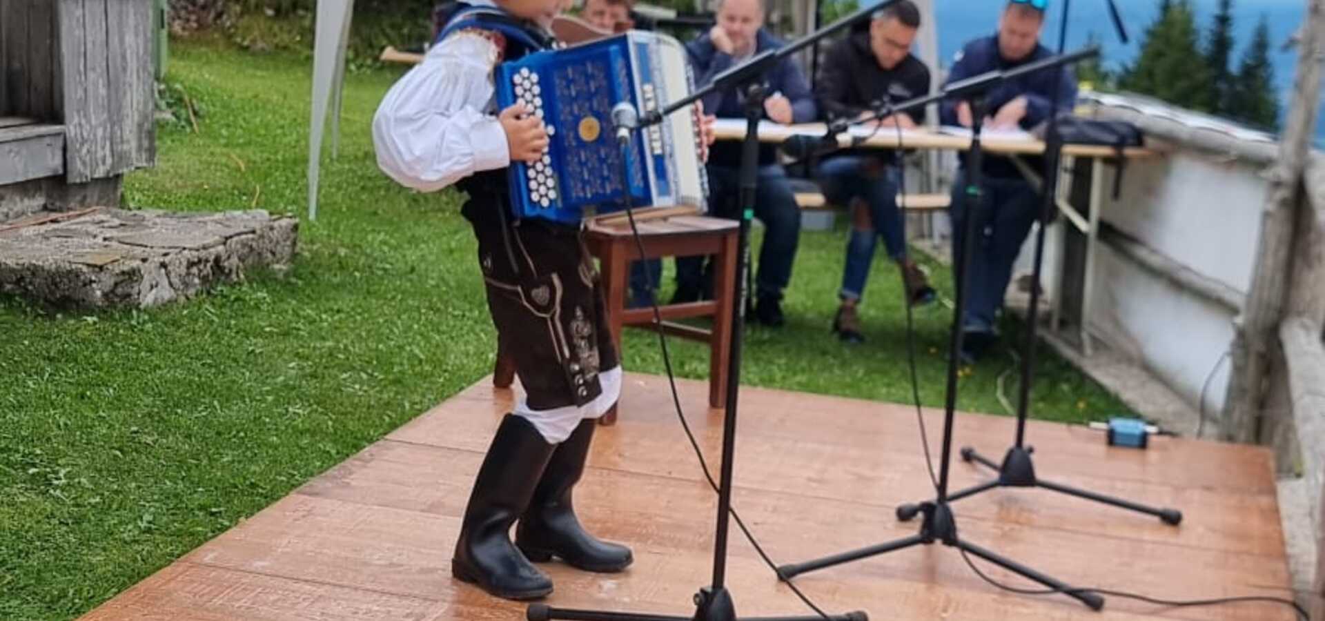 29. tekmovanje harmonikarjev diatonične harmonike na Veliki planini